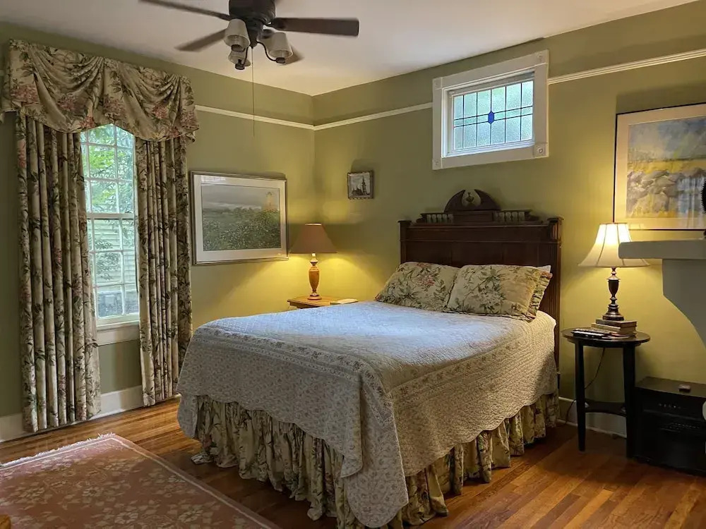 Rothschild-Pound House Inn — фото 5