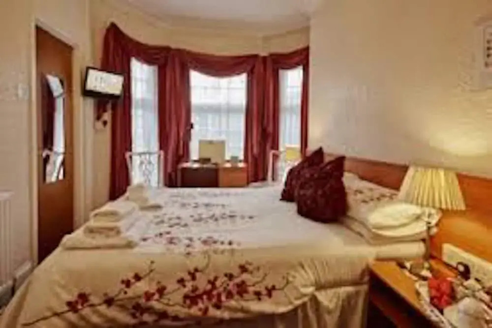 Image 4