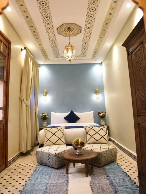 Deluxe Double room (full double bed)