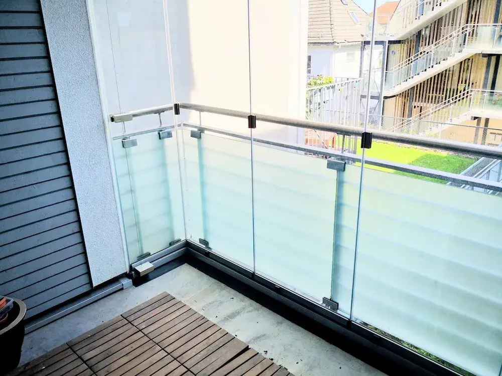 "moderne Fully Furnished and Equipped City Apartment W/balcony/garden/parking"