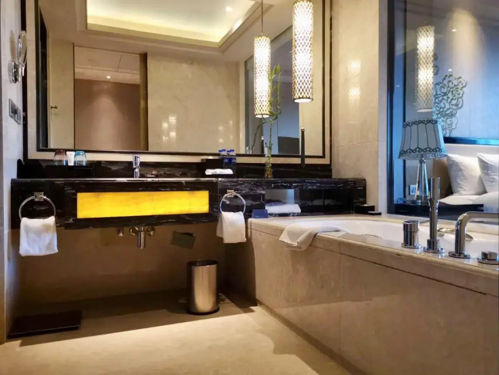Executive Double room (full double bed)