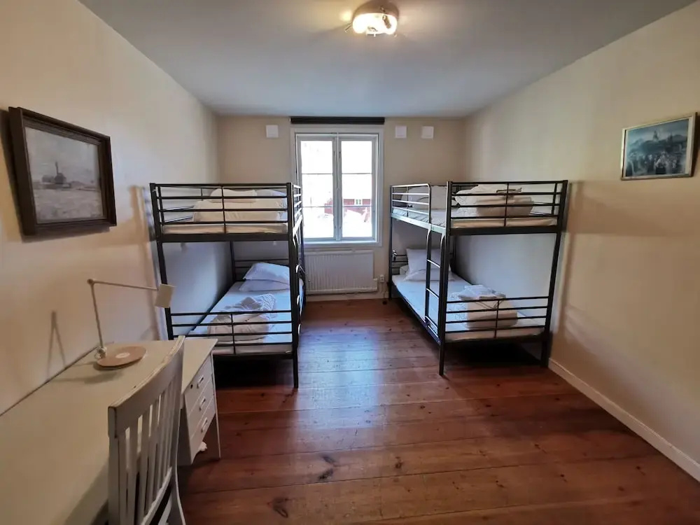 Economy room