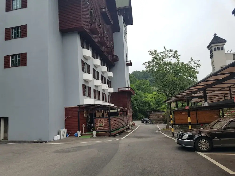 Garden Hotel