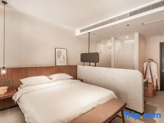 Standard Double room with courtyard view (full double bed)