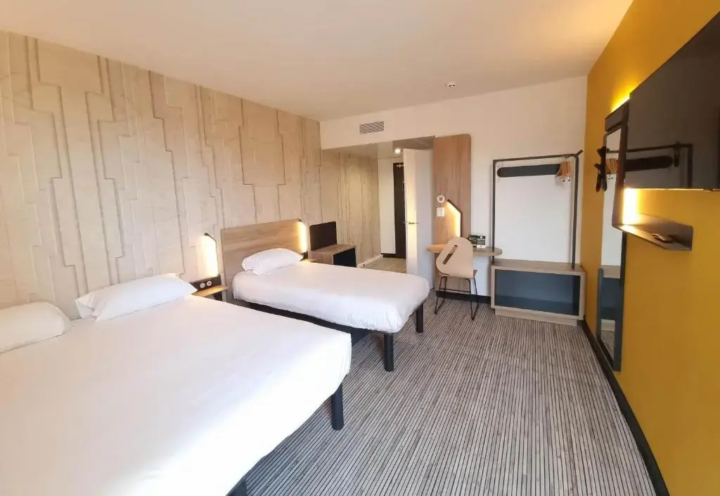 Triple room