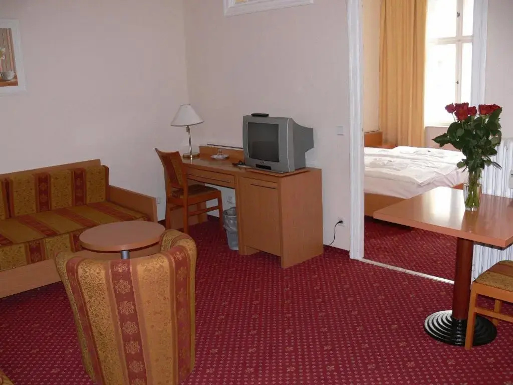 Standard Double room with balcony (full double bed)