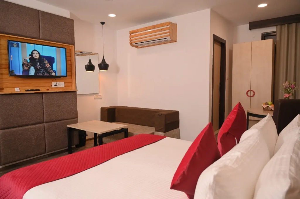 Standard Club room