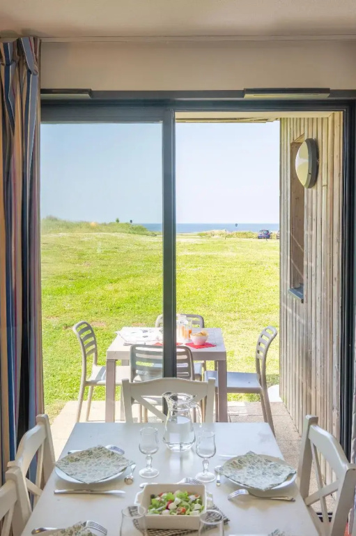 1 Bedroom Apartment with balcony and with sea view