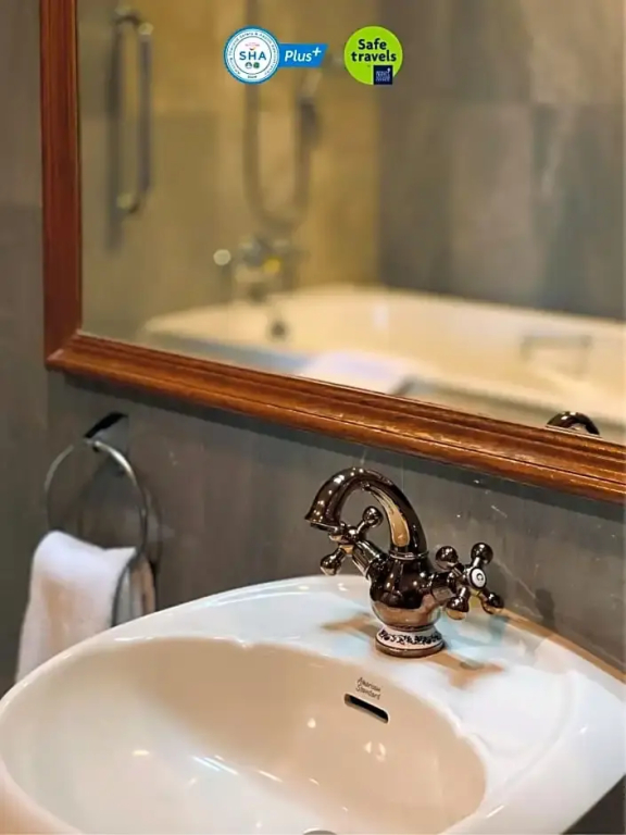 Люкс в Отель Royal Phuket City Hotel