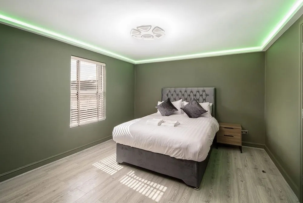 Town View Apartment by Sasco
