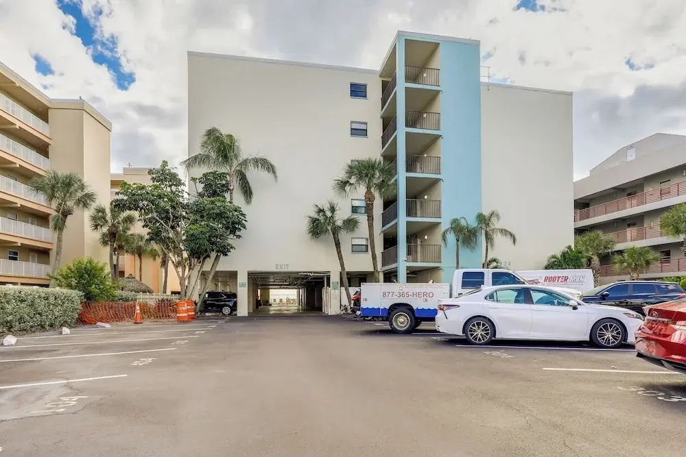 Sandy Shores Condo Across From Johns Pass!
