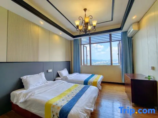 4 Bedrooms Villa
