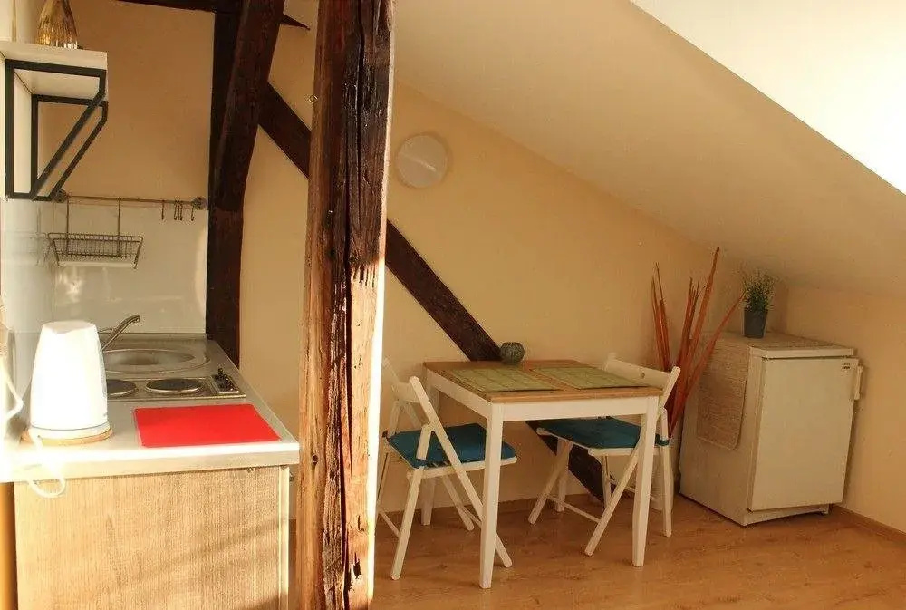 Sunny Studios - Général