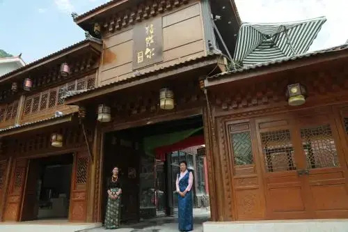 Gesaer Tibetan Culture Boutique Hotel