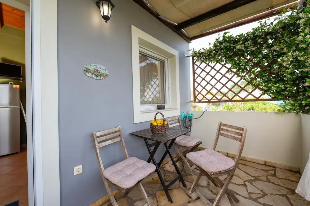 Spedion Villa - Near to sea With Heating Pool