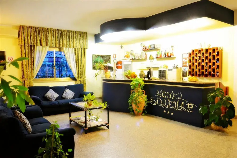 Lobby & Reception