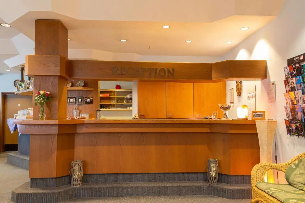 Lobby & Reception