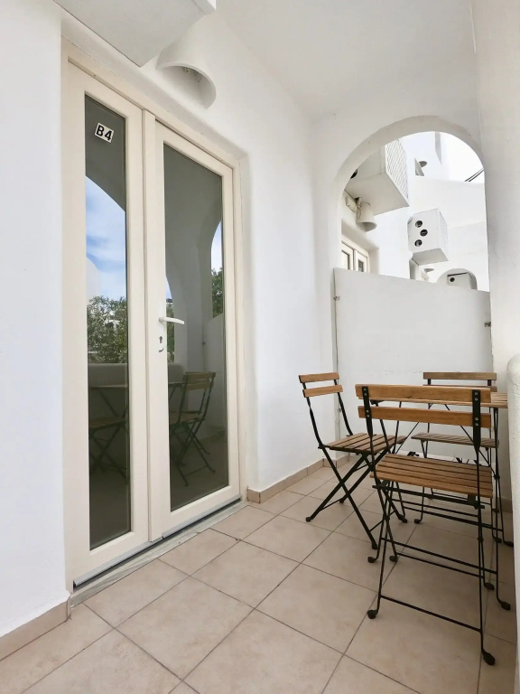 Standard Quadruple room with garden view