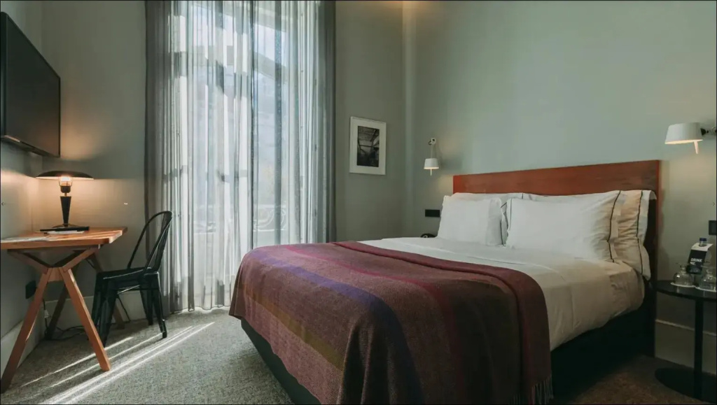 Double room (full double bed)