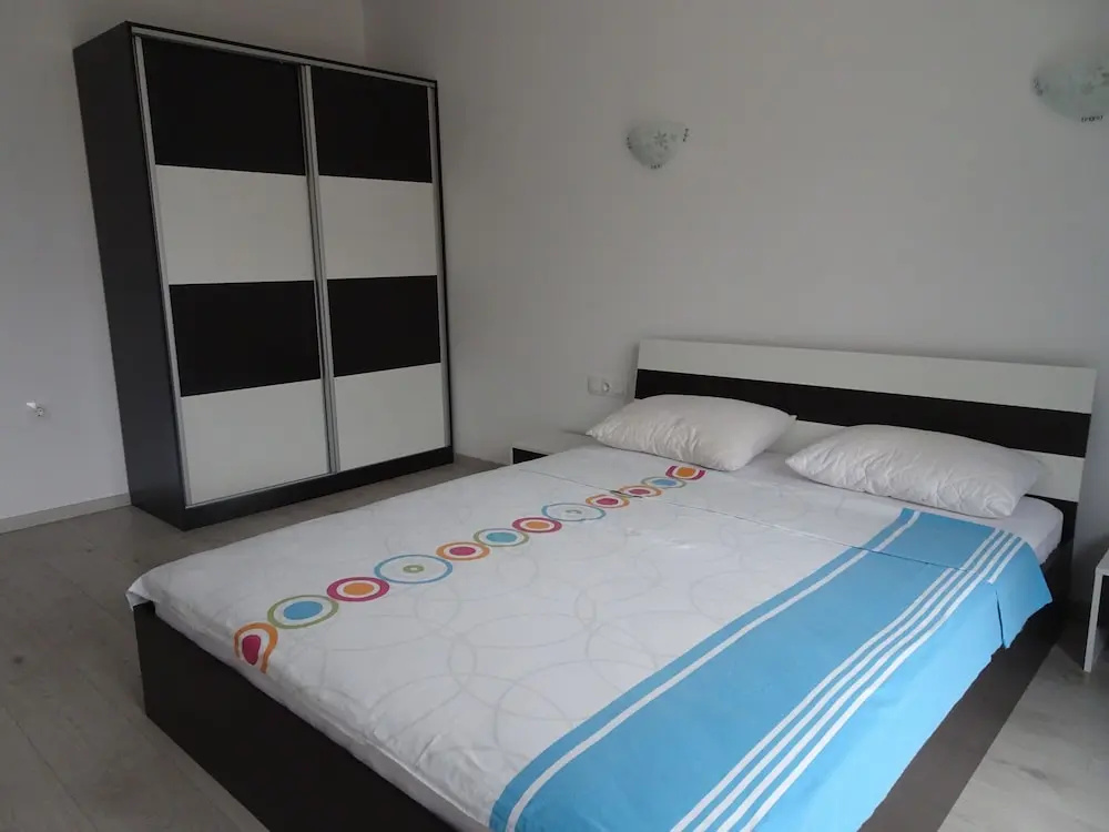 2 Bedrooms Double Apartment (full double bed)