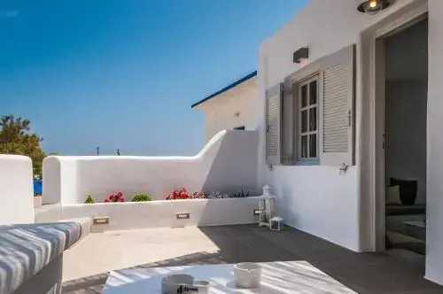 Aerides Mandrakia Milos