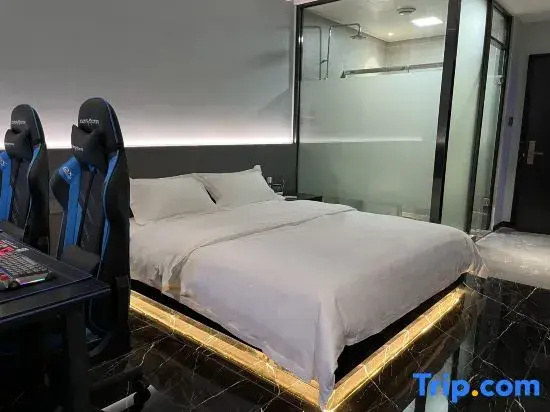 Deluxe Double room (full double bed)