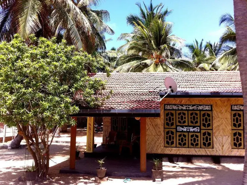 Five Trees Beach Resort Hotel