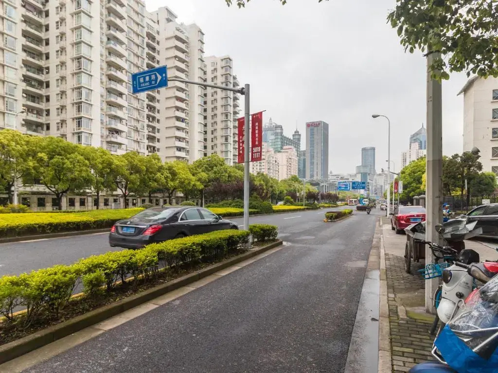 iFamily Apart Hotel Lujiazui Branch