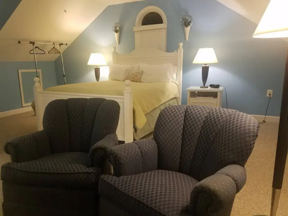Blue Heron Bed & Breakfast Llc by null
