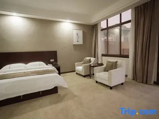 Deluxe Double room with view (full double bed)