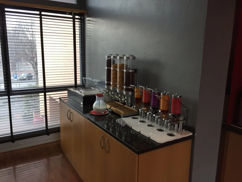 Food & Beverage