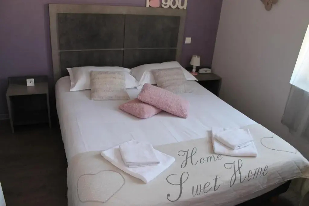 Standard Double room (full double bed)