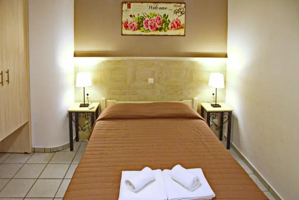 Standard Double Studio (full double bed)