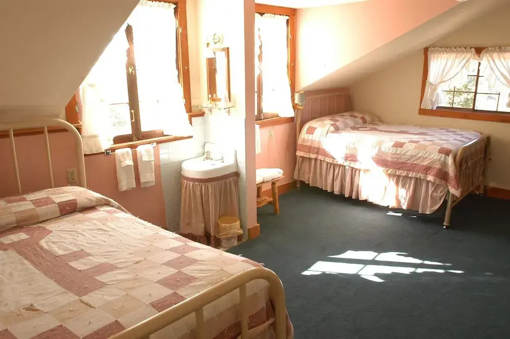 豪華四人房,山景房