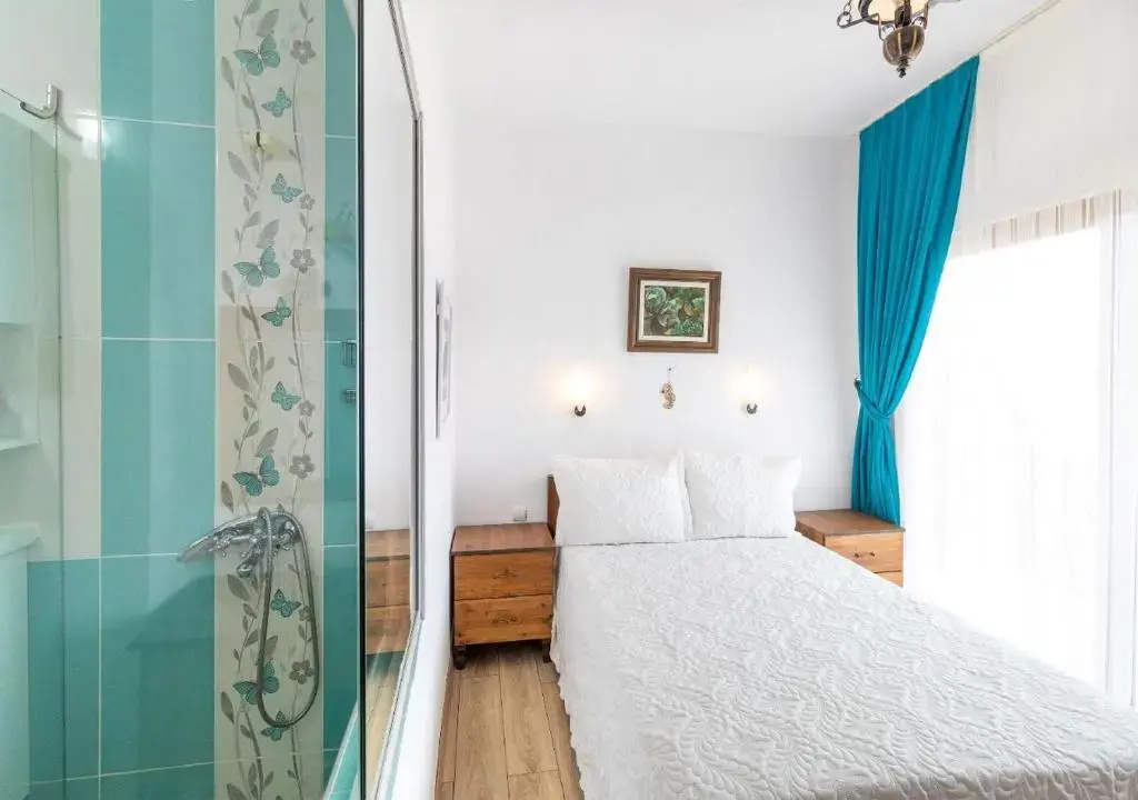 Standard Double room with sea view (full double bed)