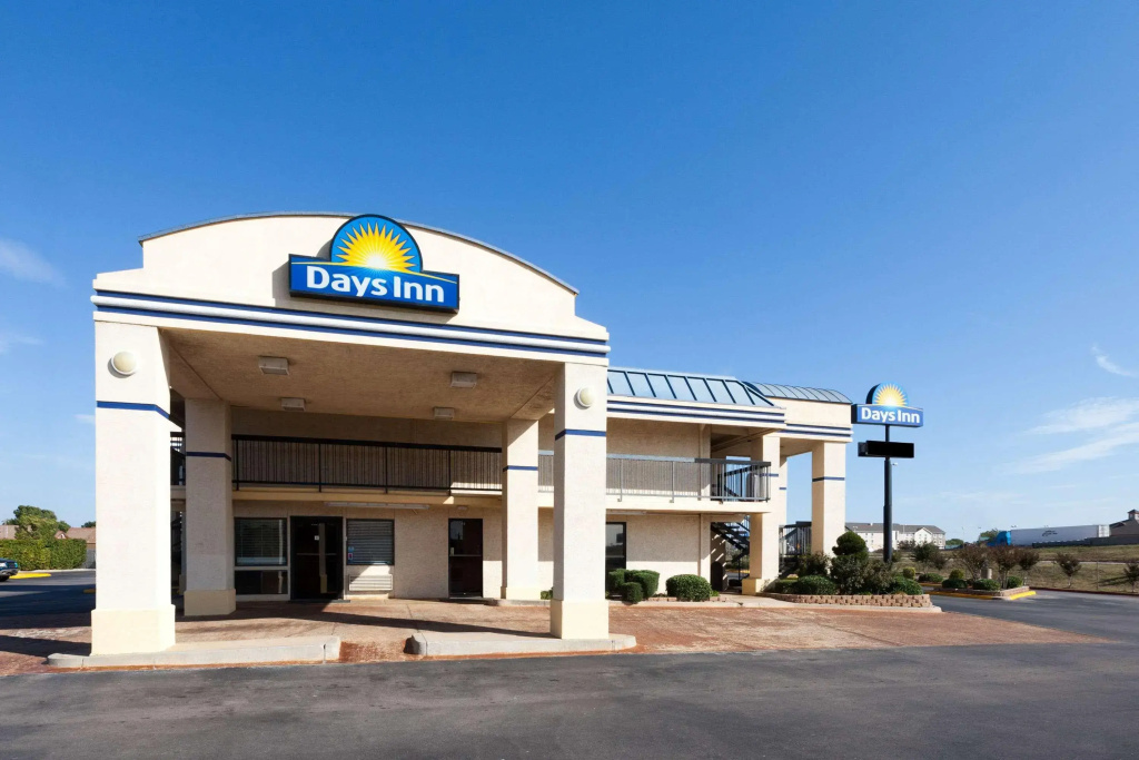 Days Inn West
