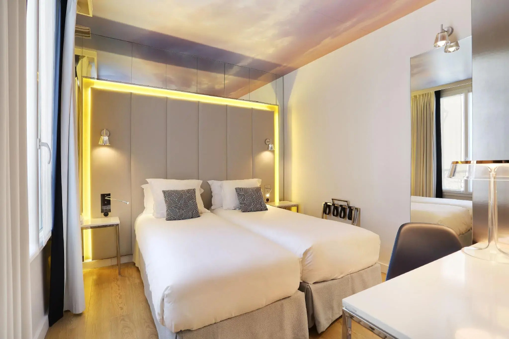 Отель Nouvel Hotel Eiffel в Париже