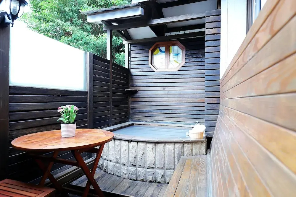 Premier Double room (full double bed)
