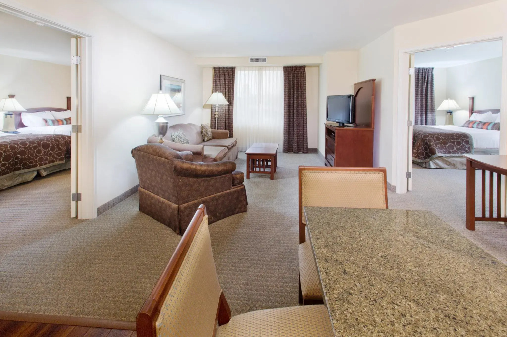 Staybridge Suites Everett-Paine Field by IHG - Chambres