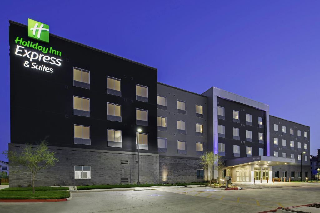 Holiday Inn Express & Suites Lubbock Central - Univ Area by IHG