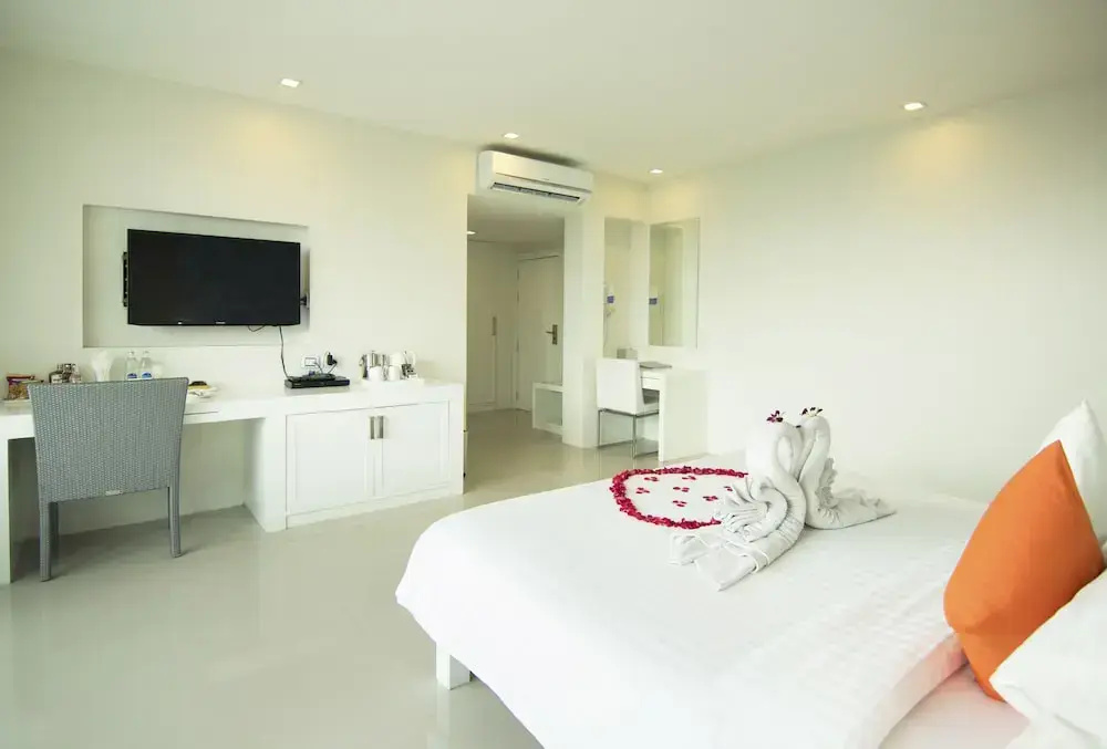 Standard Double room with balcony (full double bed)