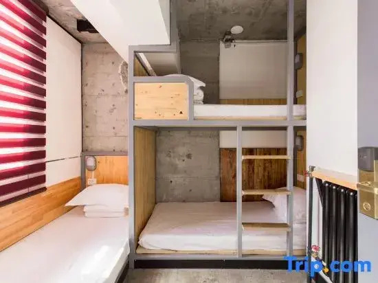 Bed in Dorm (male dorm)
