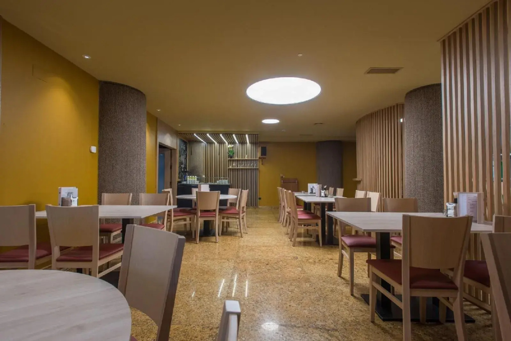Food & Beverage