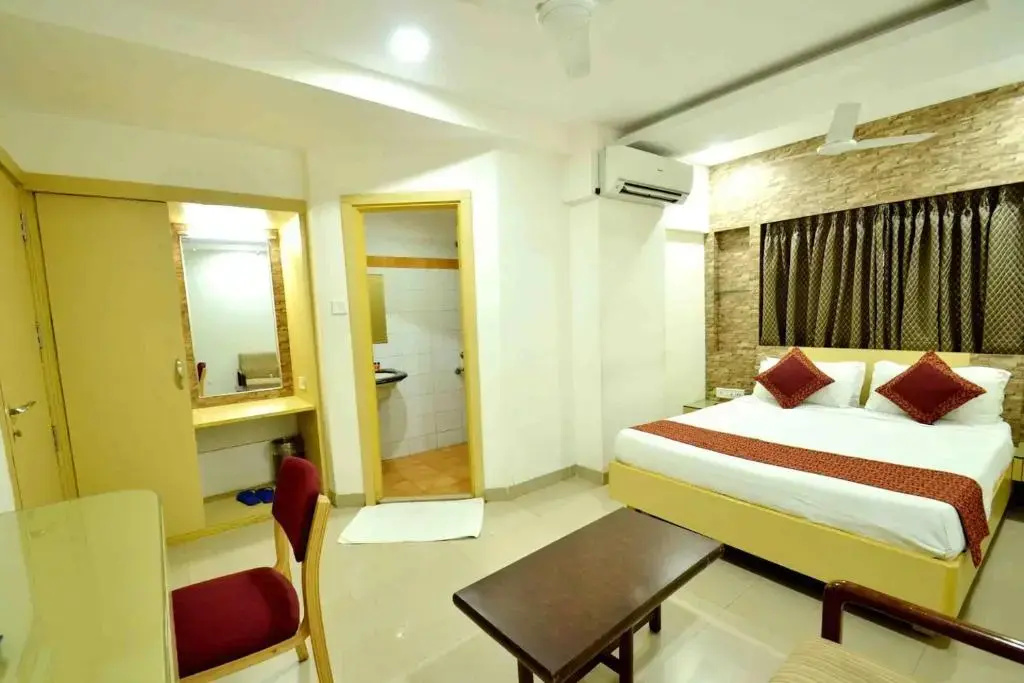 Deluxe Double room (full double bed)