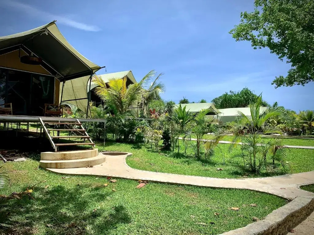 Deluxe Double room with balcony and with sea view (full double bed)
