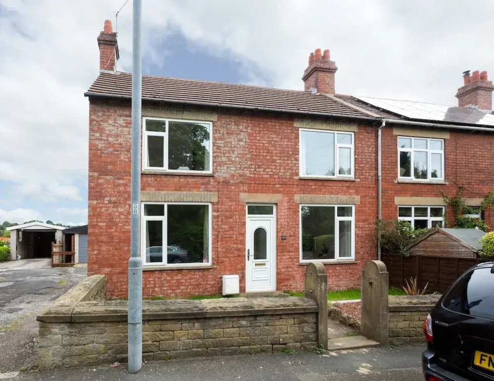 Storthes Hall Lodge