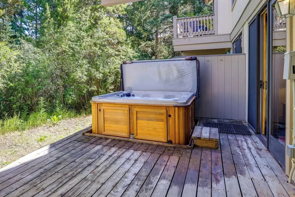 Walk to Ski Lifts: Townhome w/ Hot Tub in Keystone