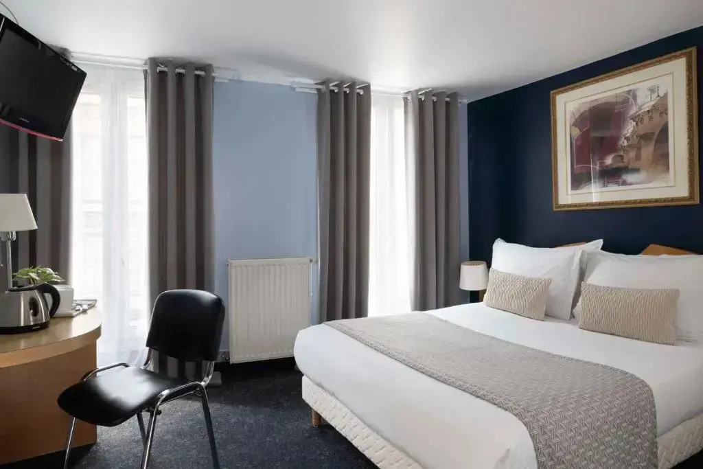 Classic Double room (full double bed)