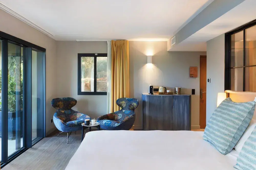 Comfort room