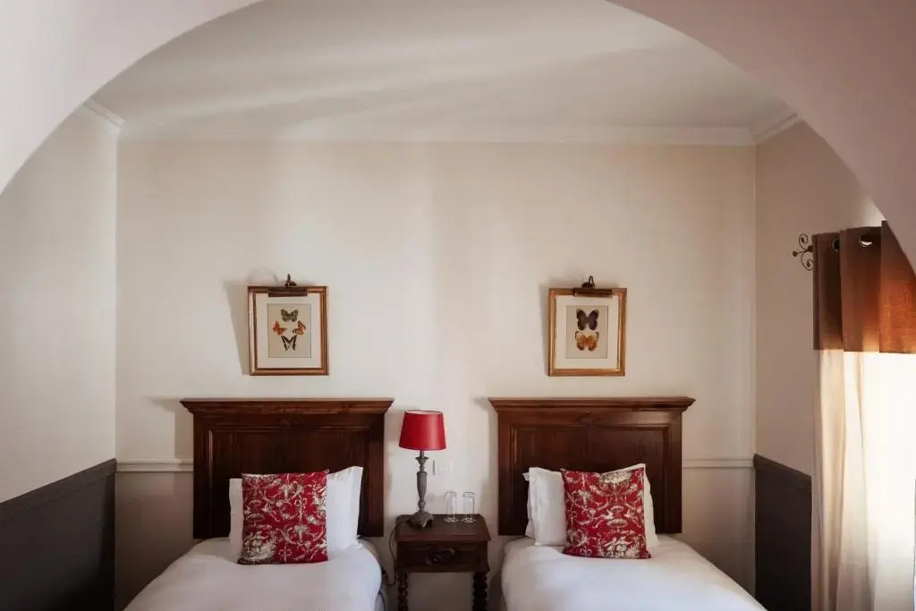 Classic Double room (full double bed)